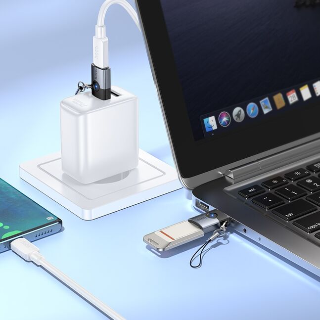 Hoco UA46B Victory series USB-A male to USB-C female adapter.