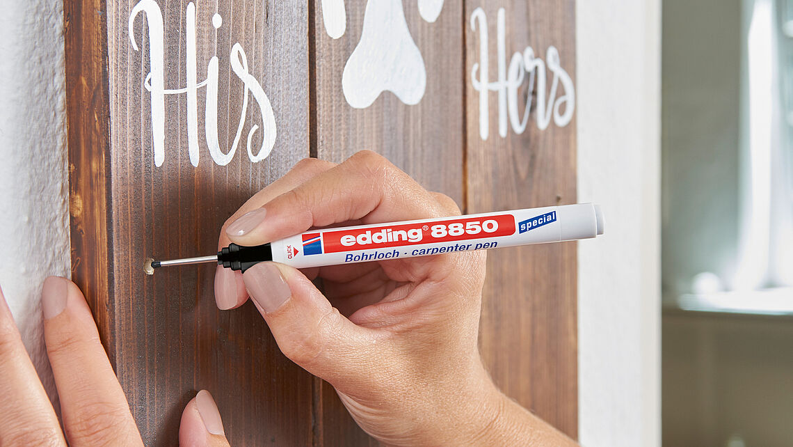 Edding 8850 carpenter pen - hard to reach places easily marked