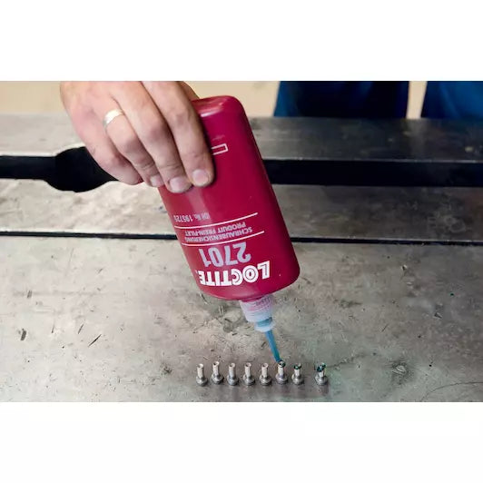 LOCTITE 2701 Threadlocker green with high strength and low viscosity for chrome surfaces (5 ml btl )