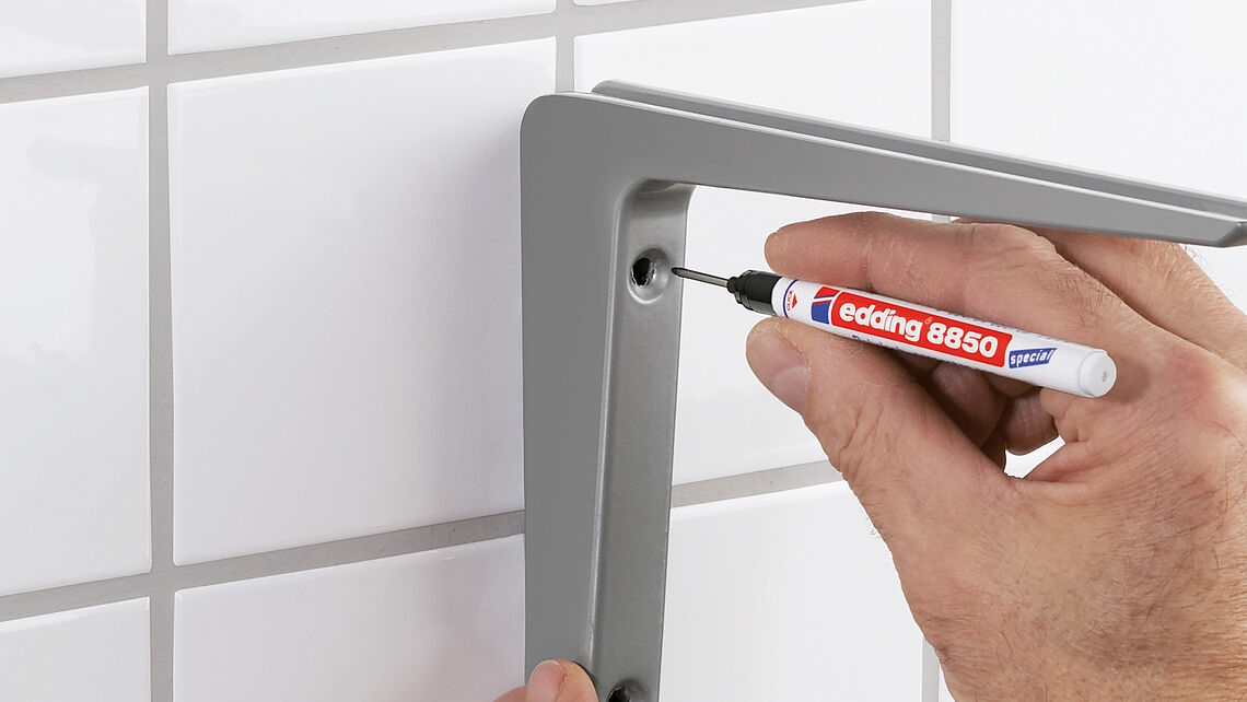 Edding 8850 carpenter pen - hard to reach places easily marked