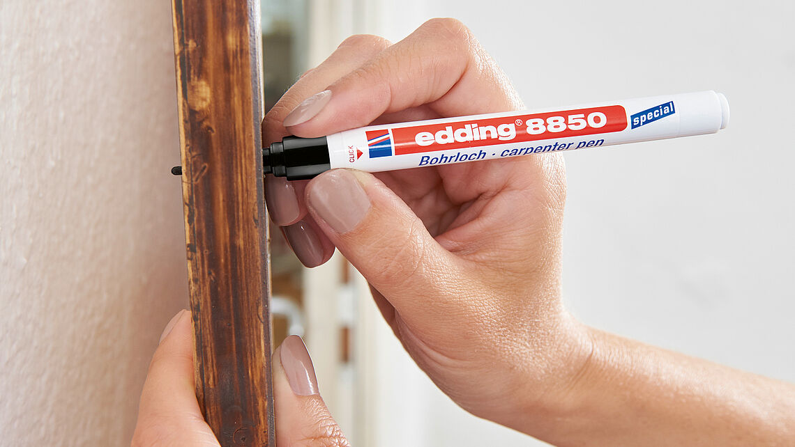 Edding 8850 carpenter pen - hard to reach places easily marked