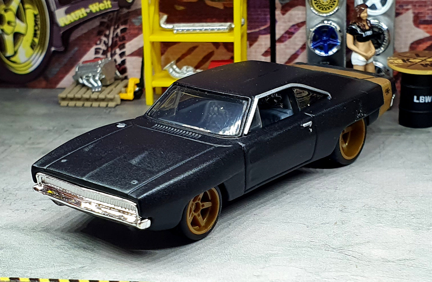 Hot Wheels Fast and FURIOUS Dominic Toretto Auto 1968 DODGE CHARGER Model Die Cast Scale 1:64 - Length 7 cm.
